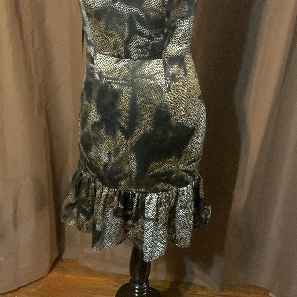 Outback Red Bottom Ruffle Hem Dress size 6 - Picture 2 of 10